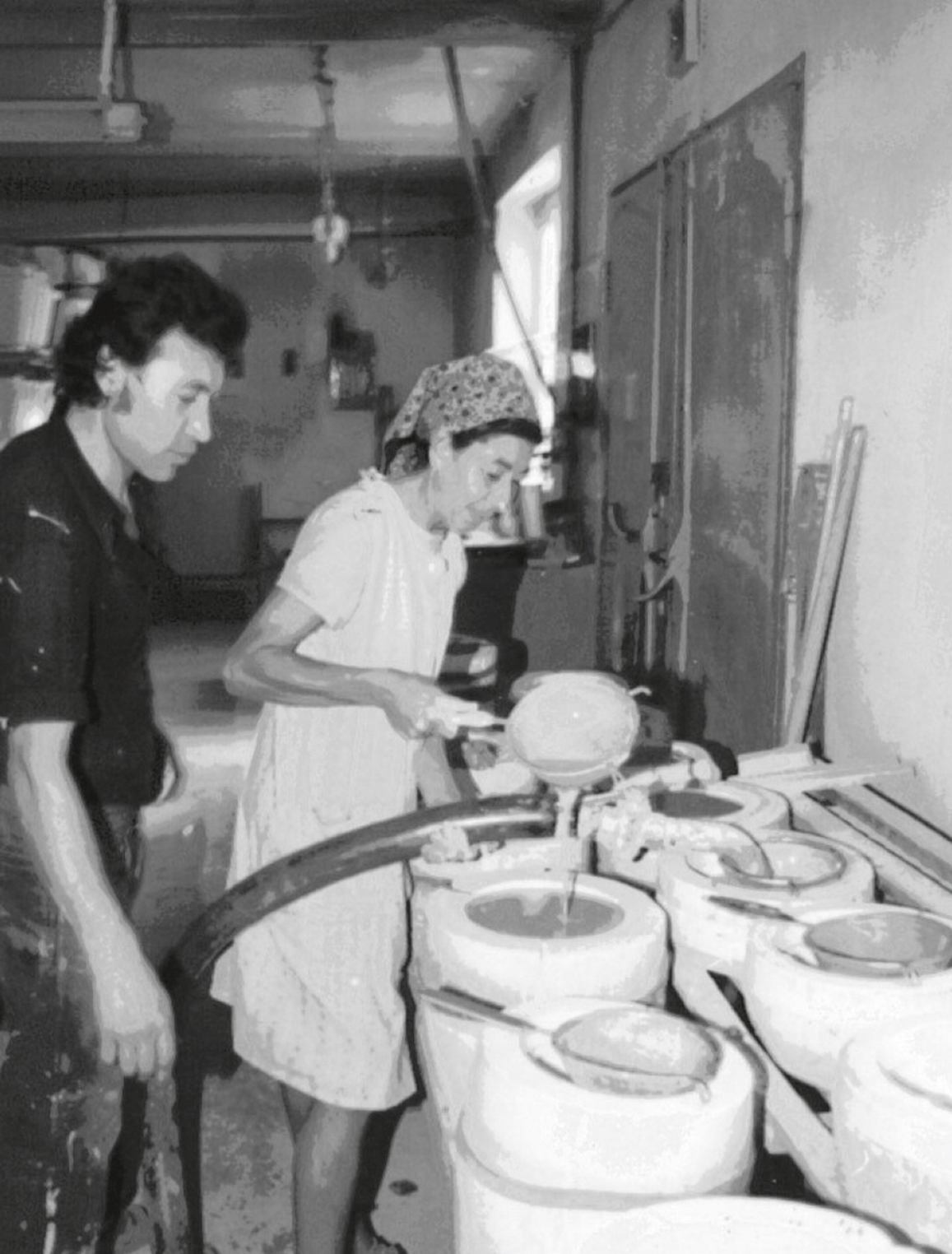 Herstellung der Keramikurnen 1964